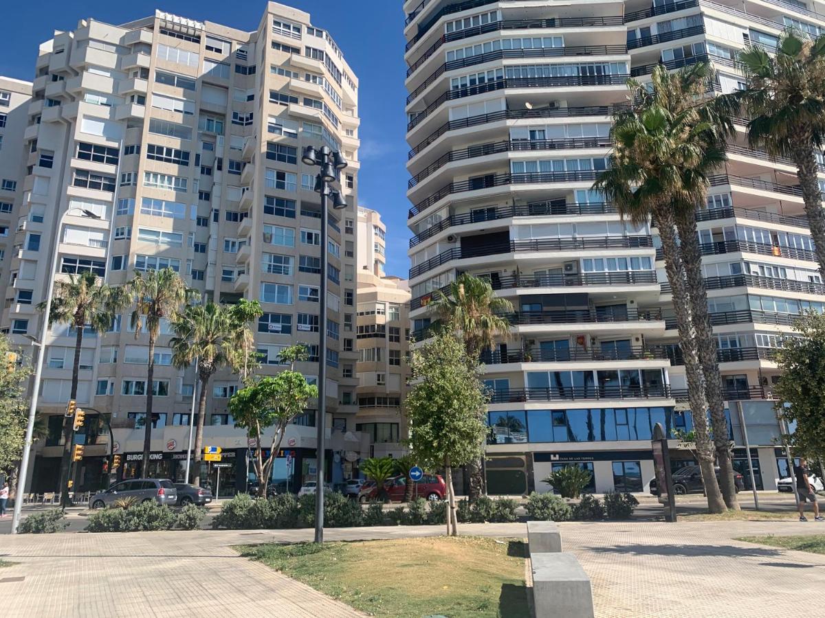 Homely Malaga Malagueta Junto Al Mar, Parking Privado Bajo Suplemento Exterior photo